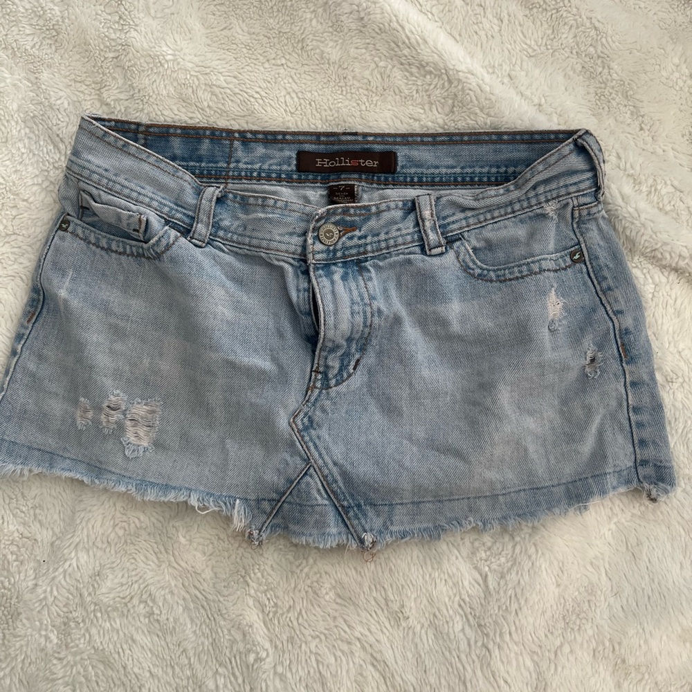 hollister mini jean skirt